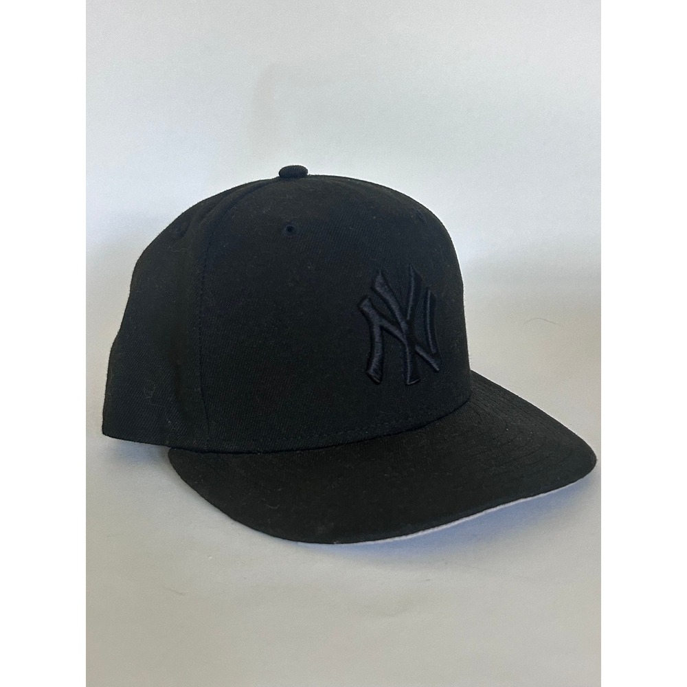 New York Yankees All Black New Era Embroidered Fitted 7 3/8‎ Baseball Cap Hat